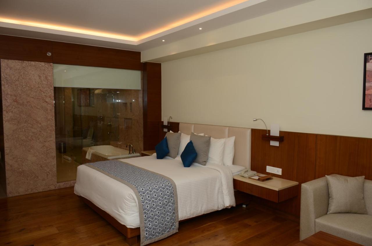 Viraj Sarovar Portico Jammu Exteriör bild