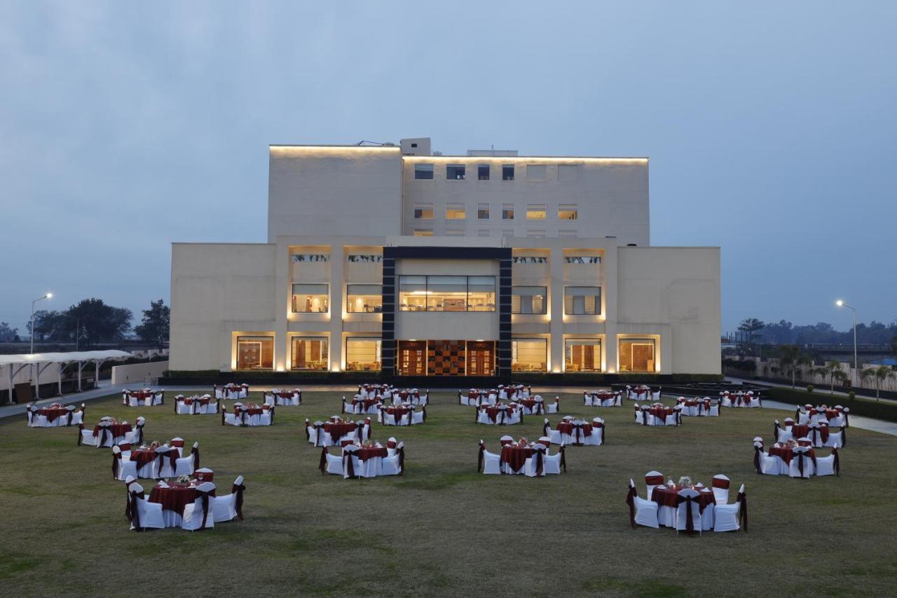 Viraj Sarovar Portico Jammu Exteriör bild