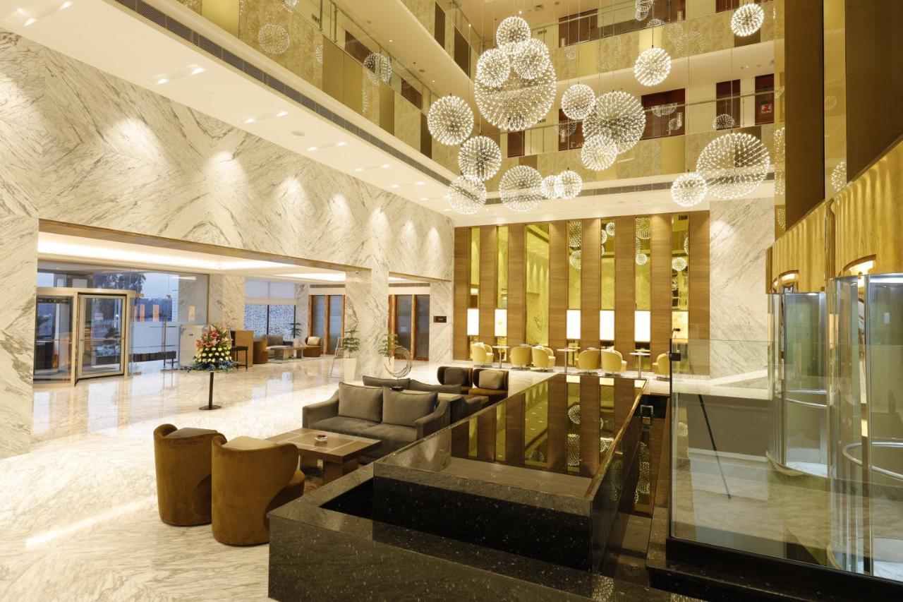 Viraj Sarovar Portico Jammu Exteriör bild