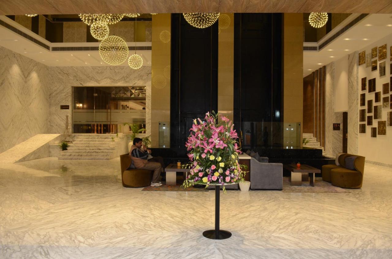 Viraj Sarovar Portico Jammu Exteriör bild